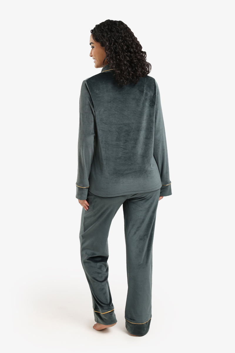 Carina - Double-Breasted Velvet Pyjama Set