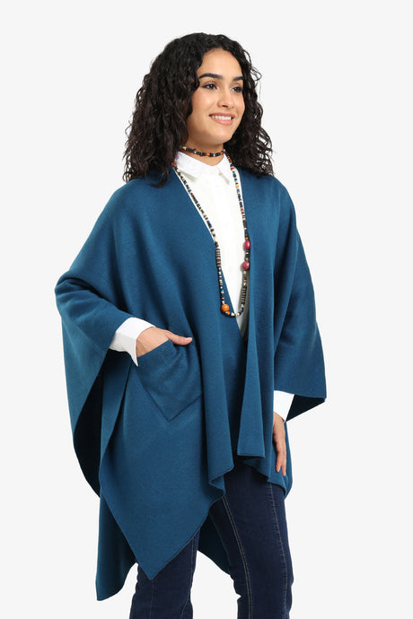 Carina - Cozy Knitted Poncho with Pockets