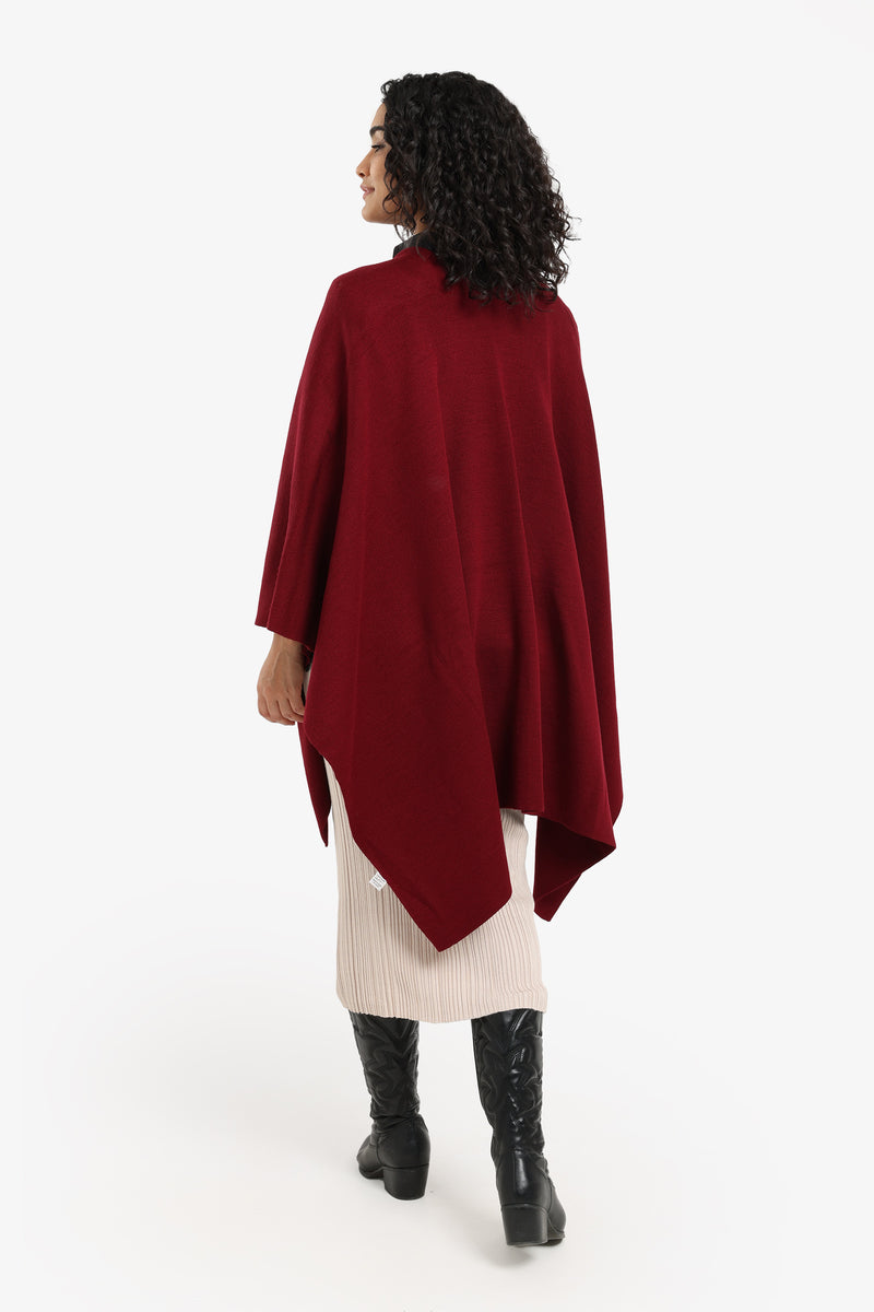Carina - Cozy Knitted Poncho with Pockets