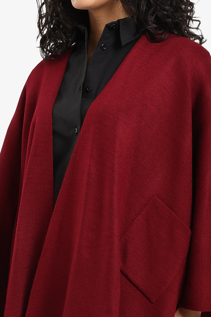 Carina - Cozy Knitted Poncho with Pockets