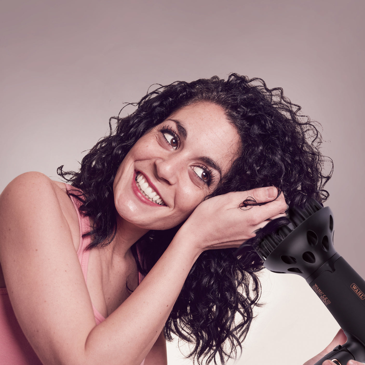 Wahl - Lightweight and powerful hair dryer for quick drying