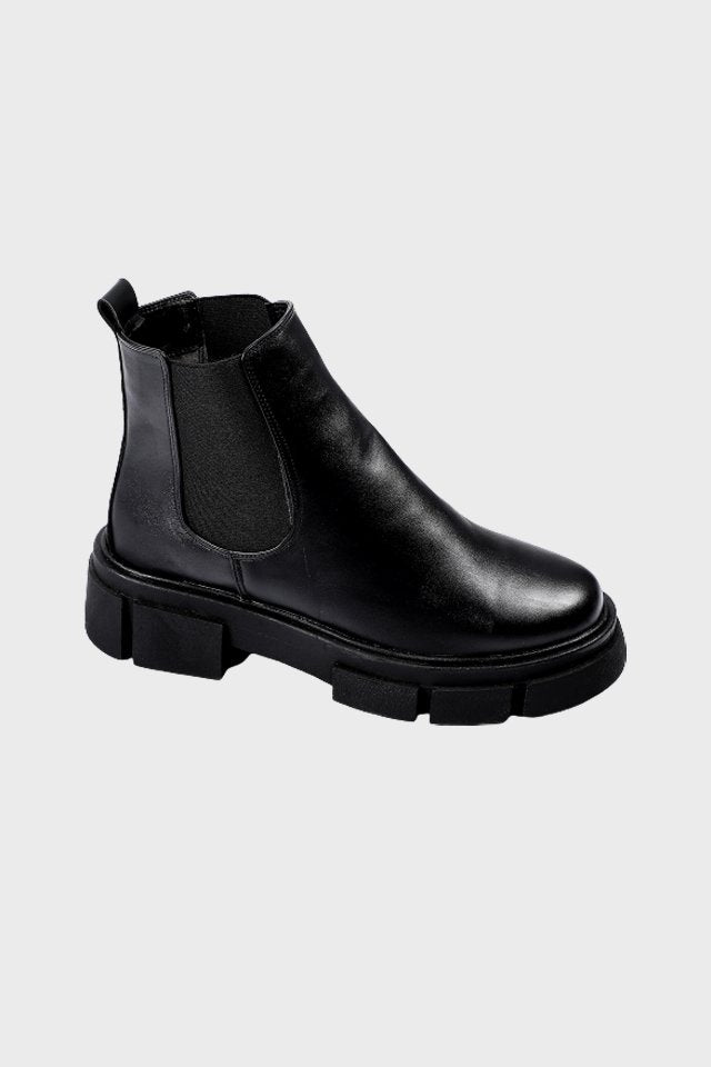 حذاء كاحل من الجلد بتصميم XO