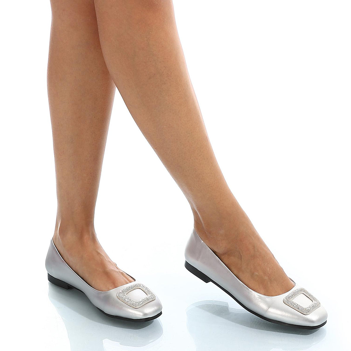 XO - حذاء نسائي جلدي ناعم كاجوال