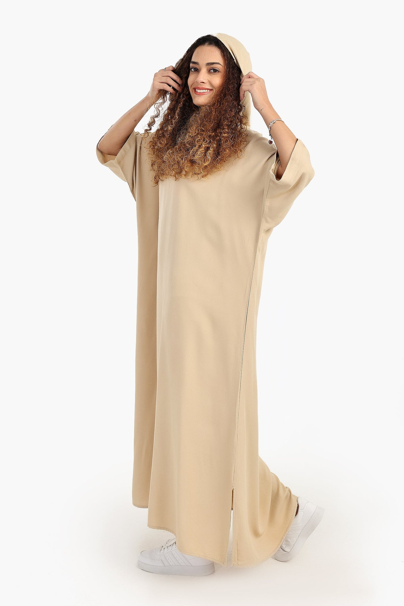 كارينا - فستان واسع بياقة V