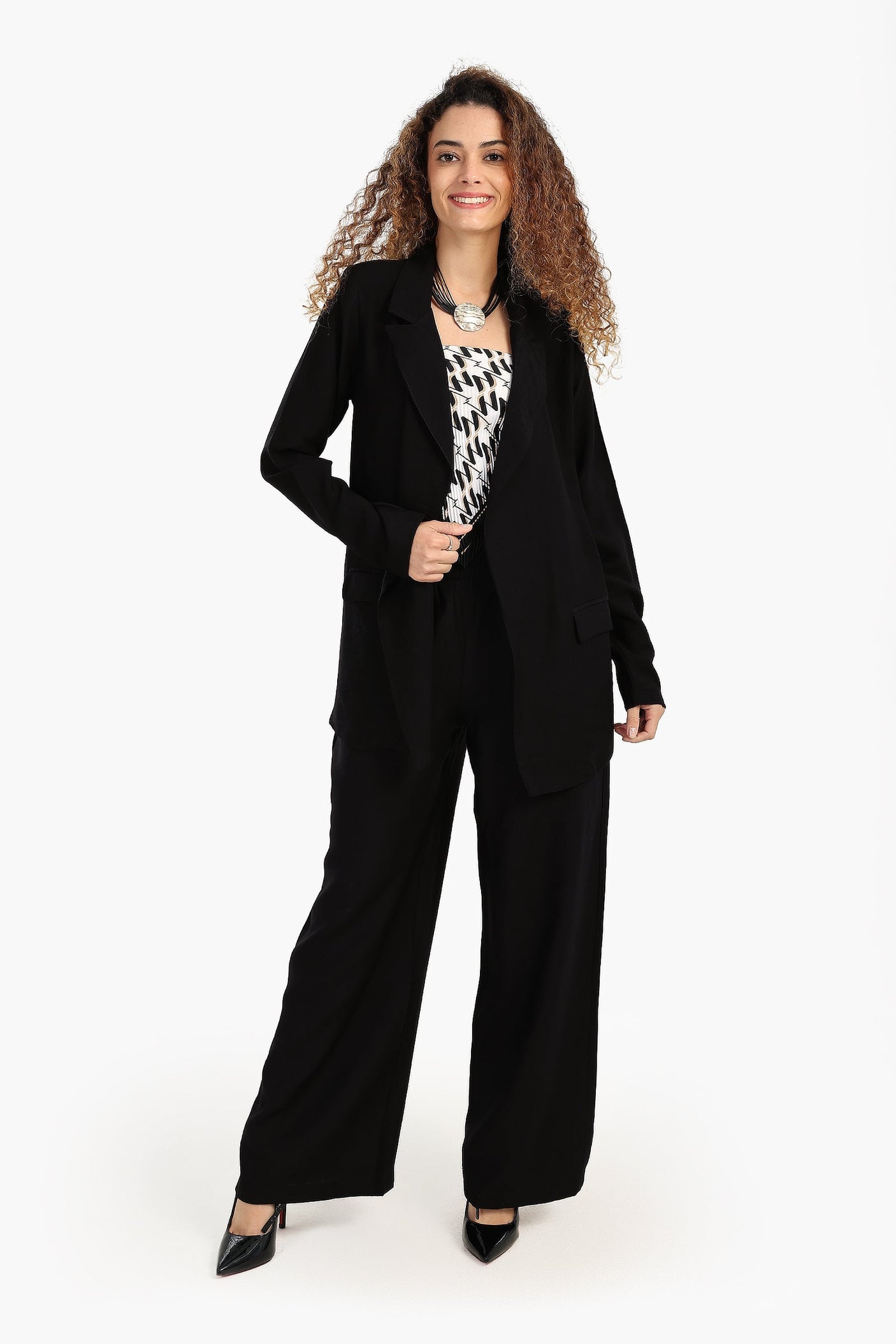 كارينا - سترة صالة بياقة مدببة