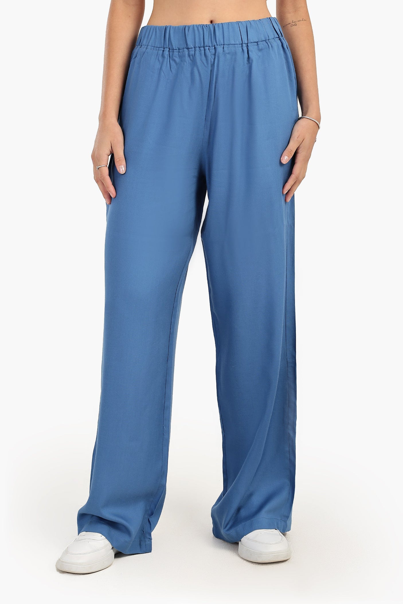 كارينا - بنطال مريح بقصّة مستقيمة