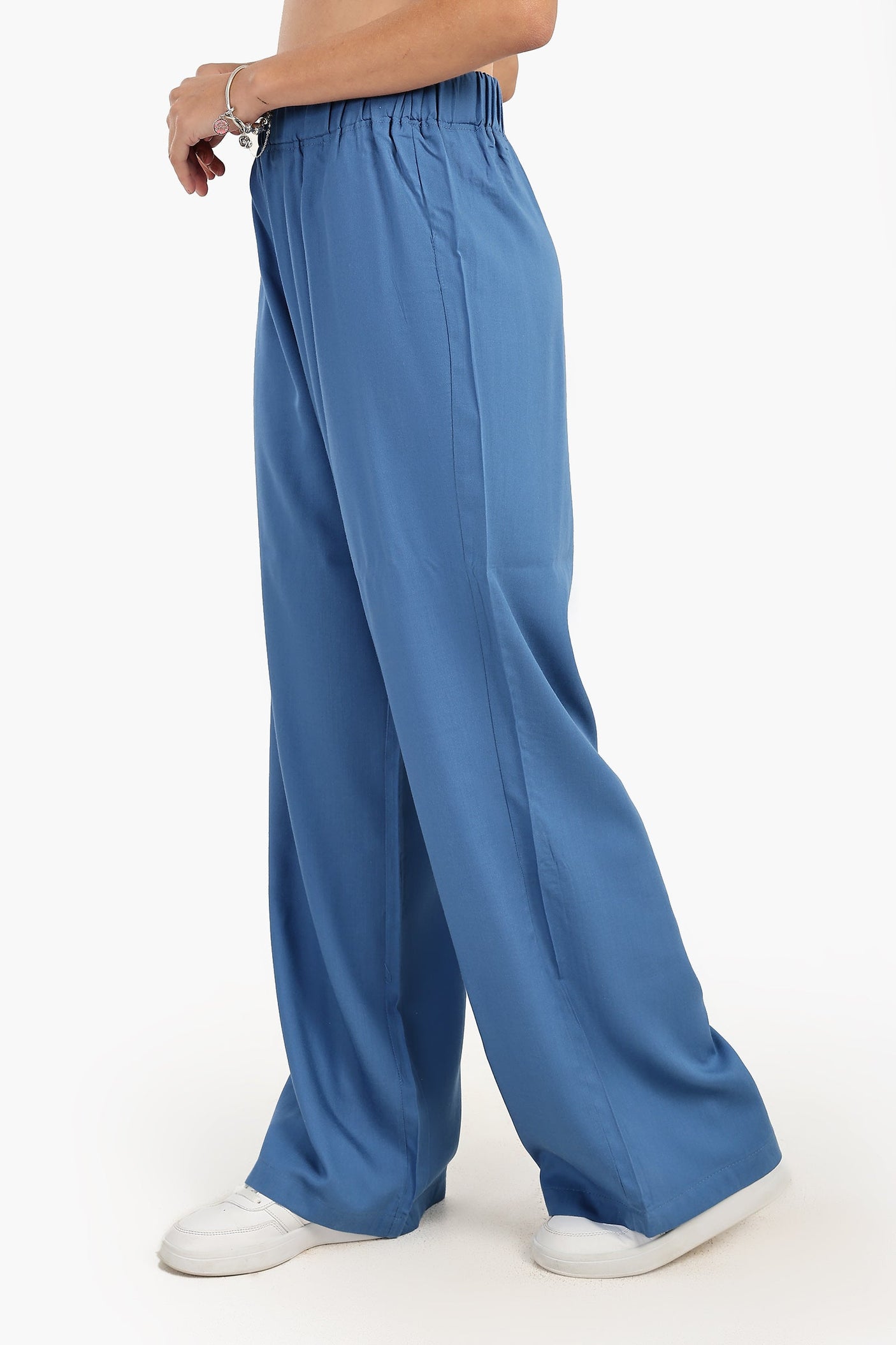 كارينا - بنطال مريح بقصّة مستقيمة