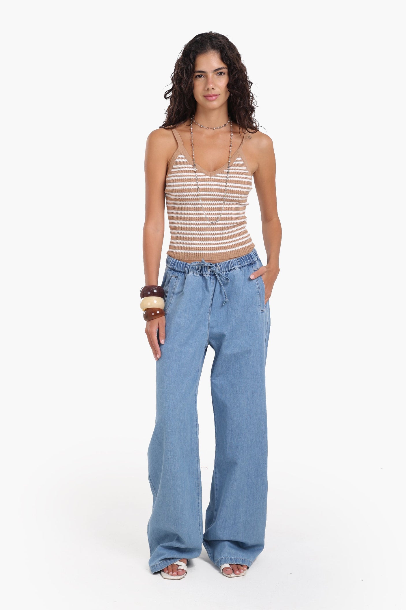 كارينا - بلوزة مخططة بقصّة ضيقة