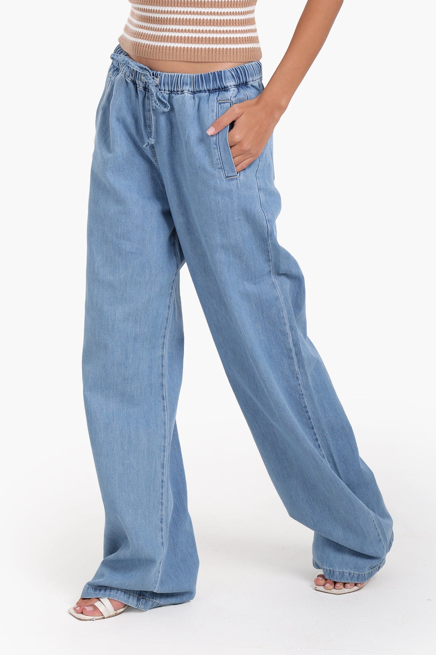 كارينا - بنطلون جينز واسع الساق ومريح