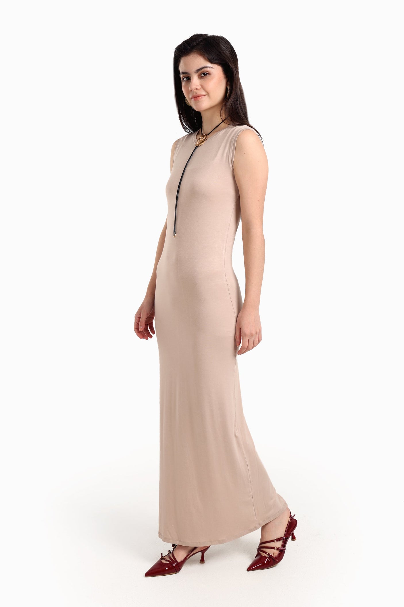 كارينا - فستان بلا أكمام مع فتحة الظهر