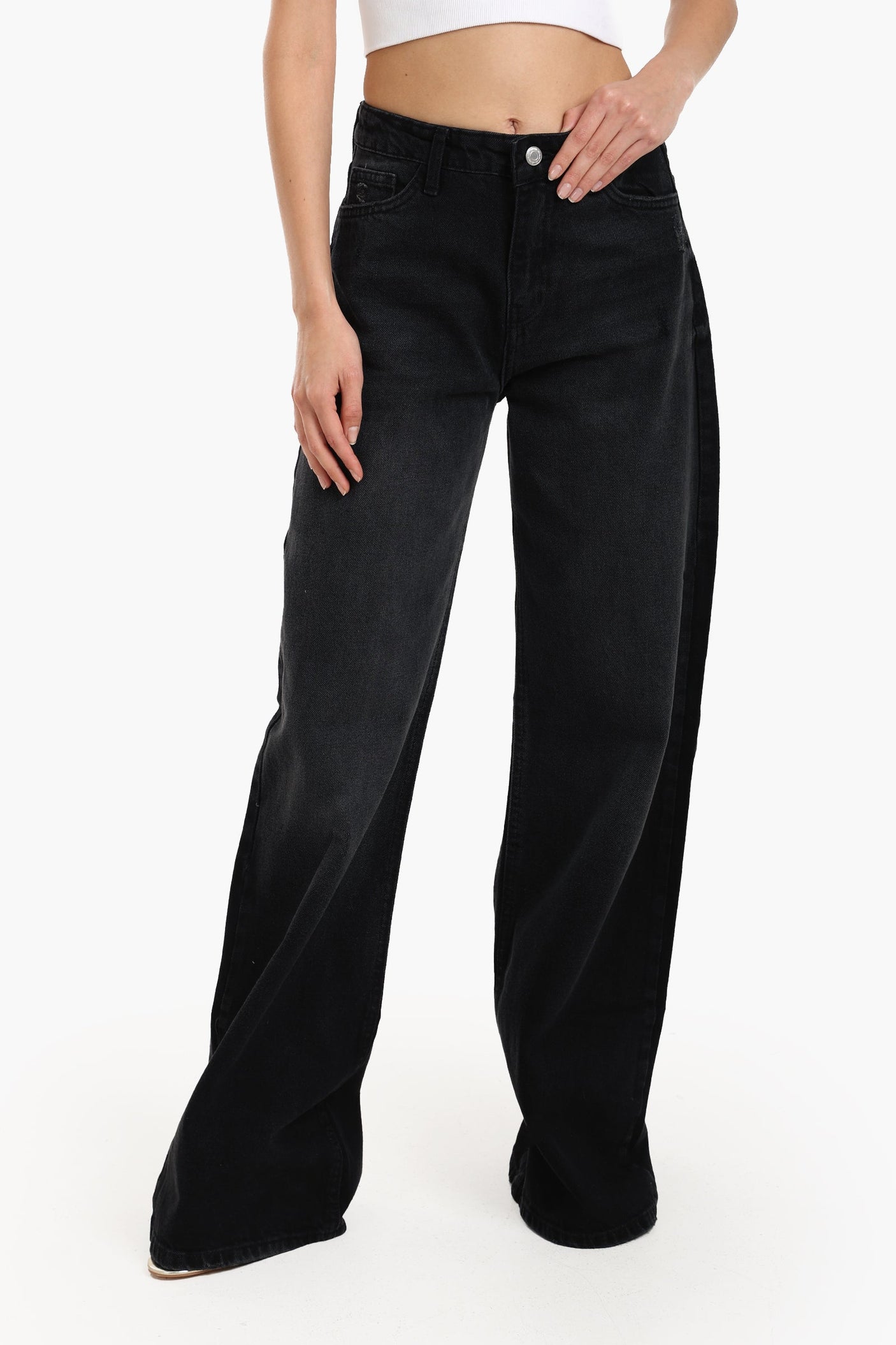 بنطال جينز واسع الساق وخصر مرتفع