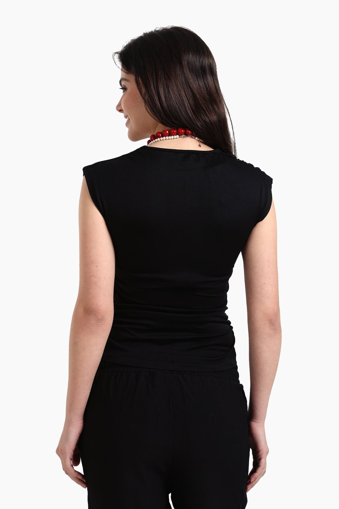 كارينا - بلوزة غير متماثلة بقصة ضيقة