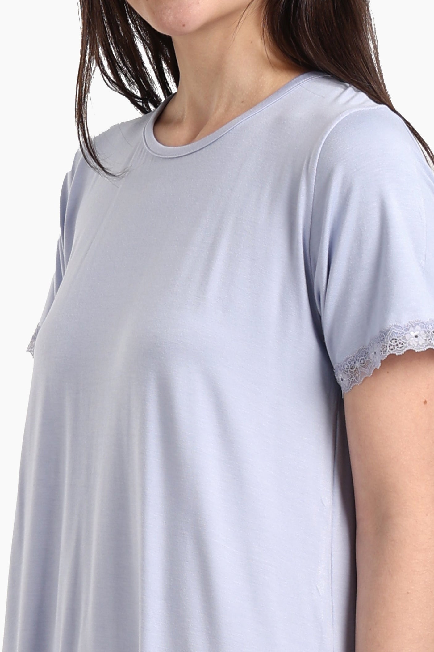 كارينا - قميص نوم خفيف الوزن مع دانتيل