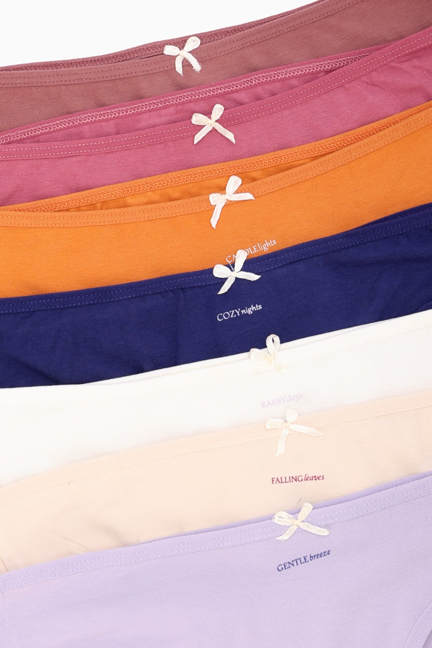 كارينا - مجموعة من 7 سراويل بيكيني ملونة