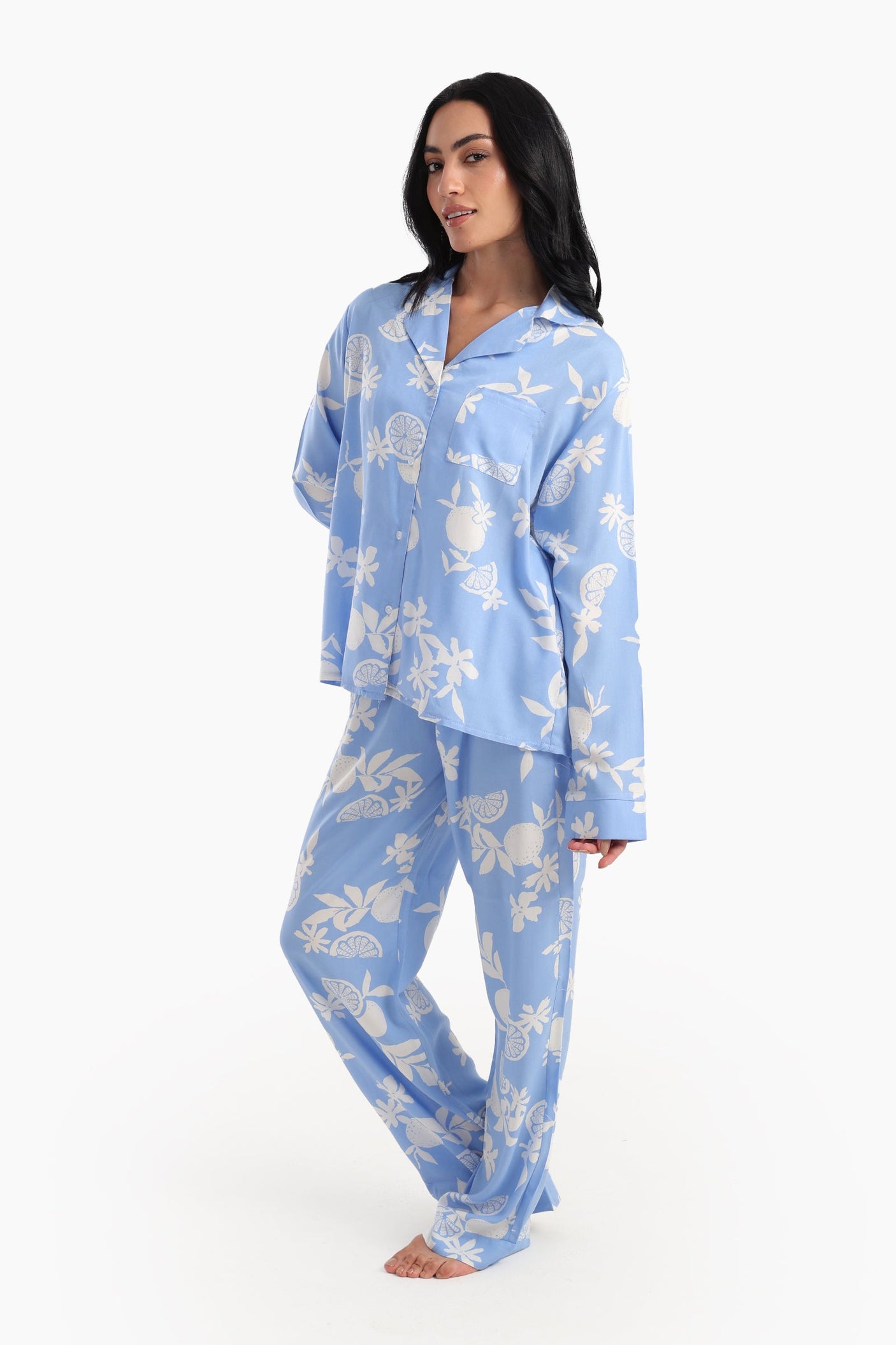 كارينا - طقم بيجامة مطبوع باللون الأزرق