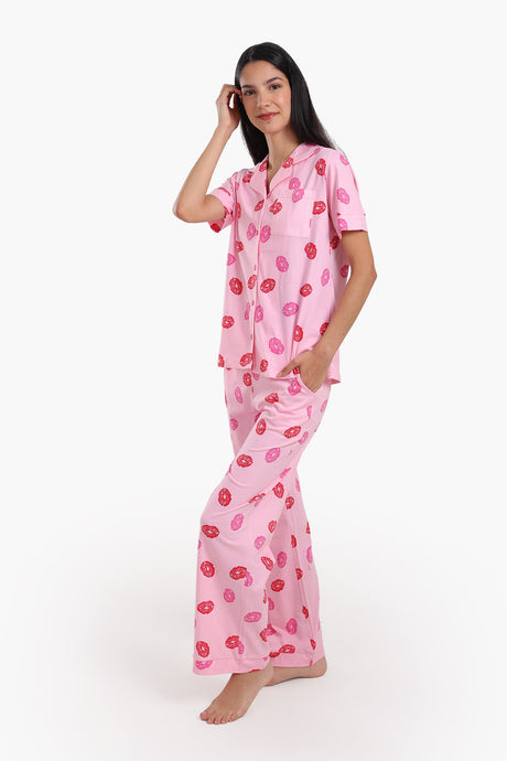 كارينا - طقم بيجامة مطبوع عليه شفاه