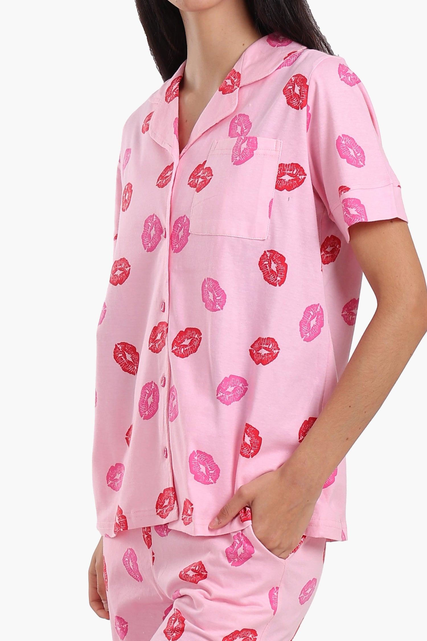 كارينا - طقم بيجامة مطبوع عليه شفاه