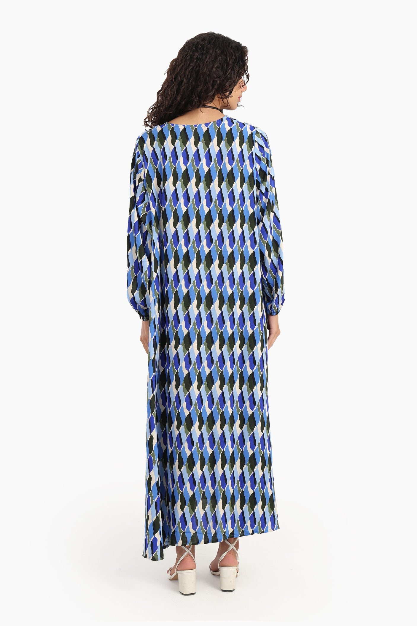 كارينا - فستان مطبوع برقبة على شكل حرف V