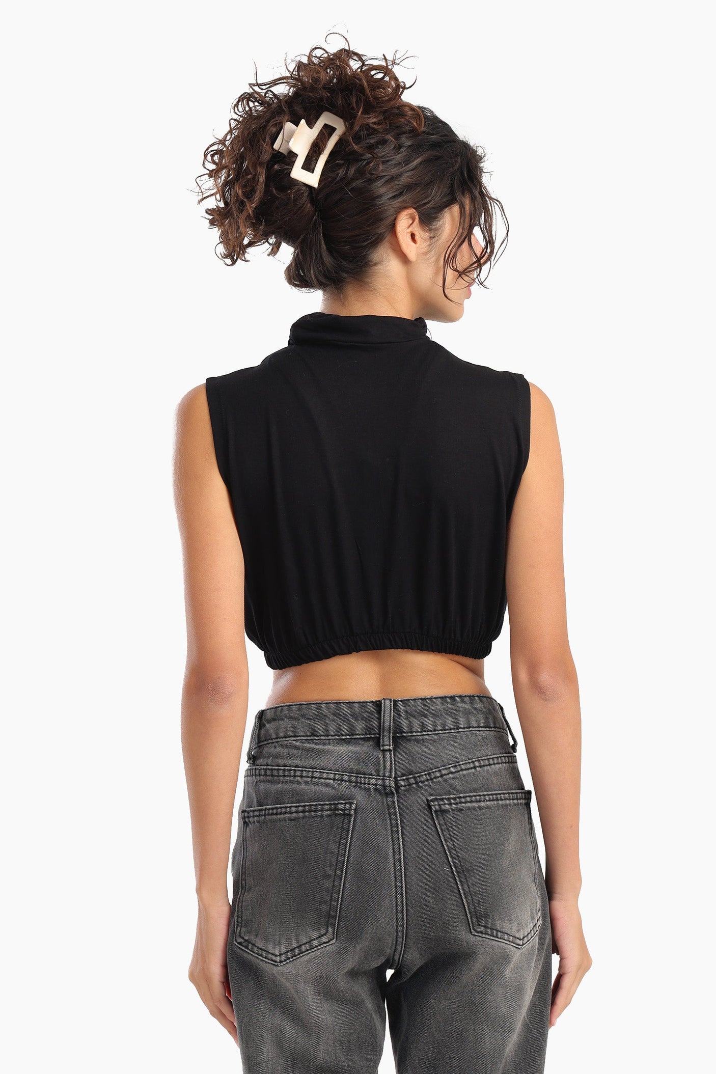 كارينا - غطاء رقبة عالي بدون أكمام