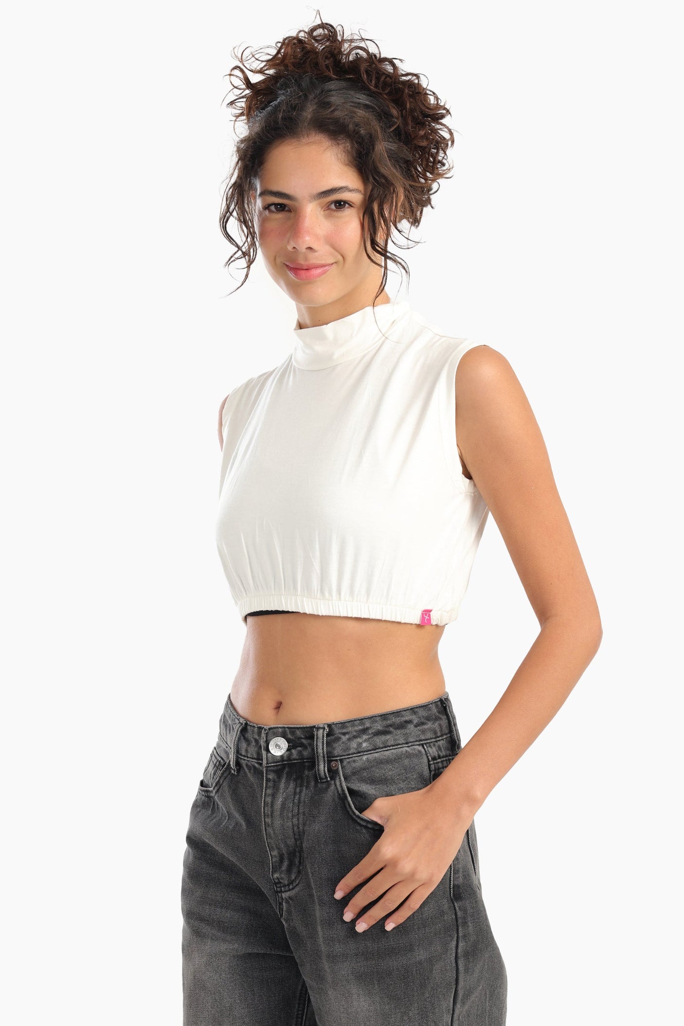 كارينا - غطاء رقبة عالي بدون أكمام