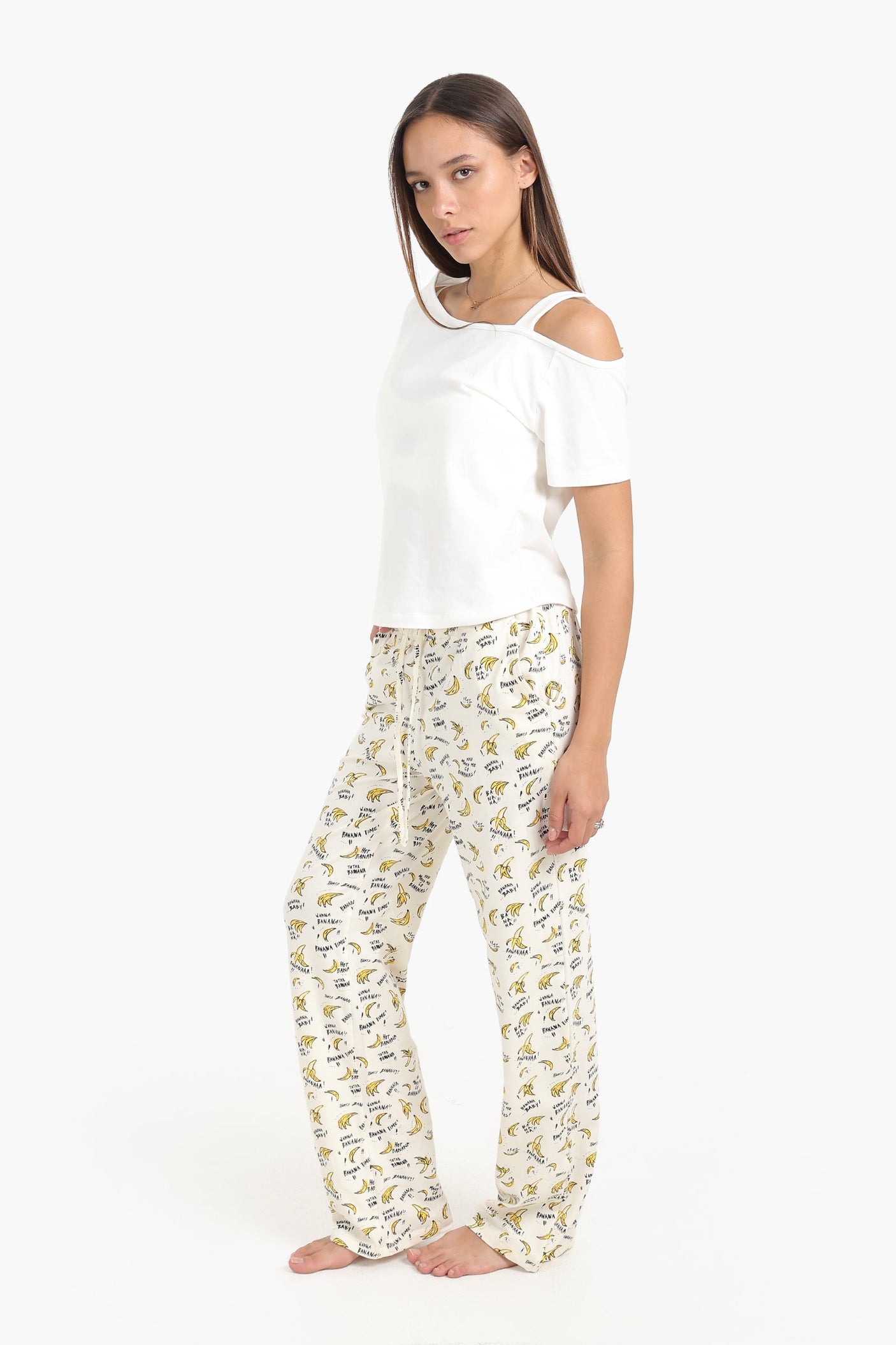 كارينا - طقم بيجامة بفتحة كتف