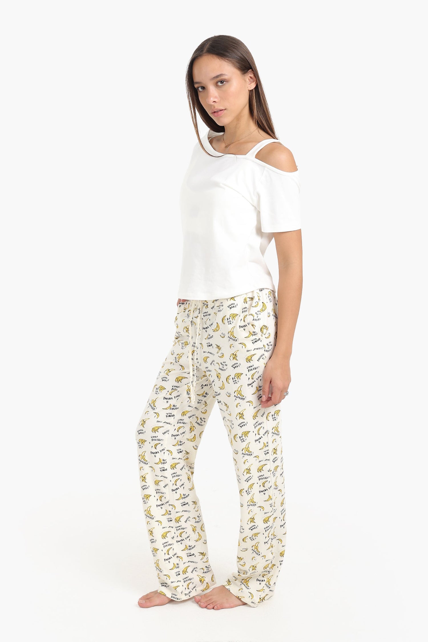 كارينا - طقم بيجامة بفتحة كتف