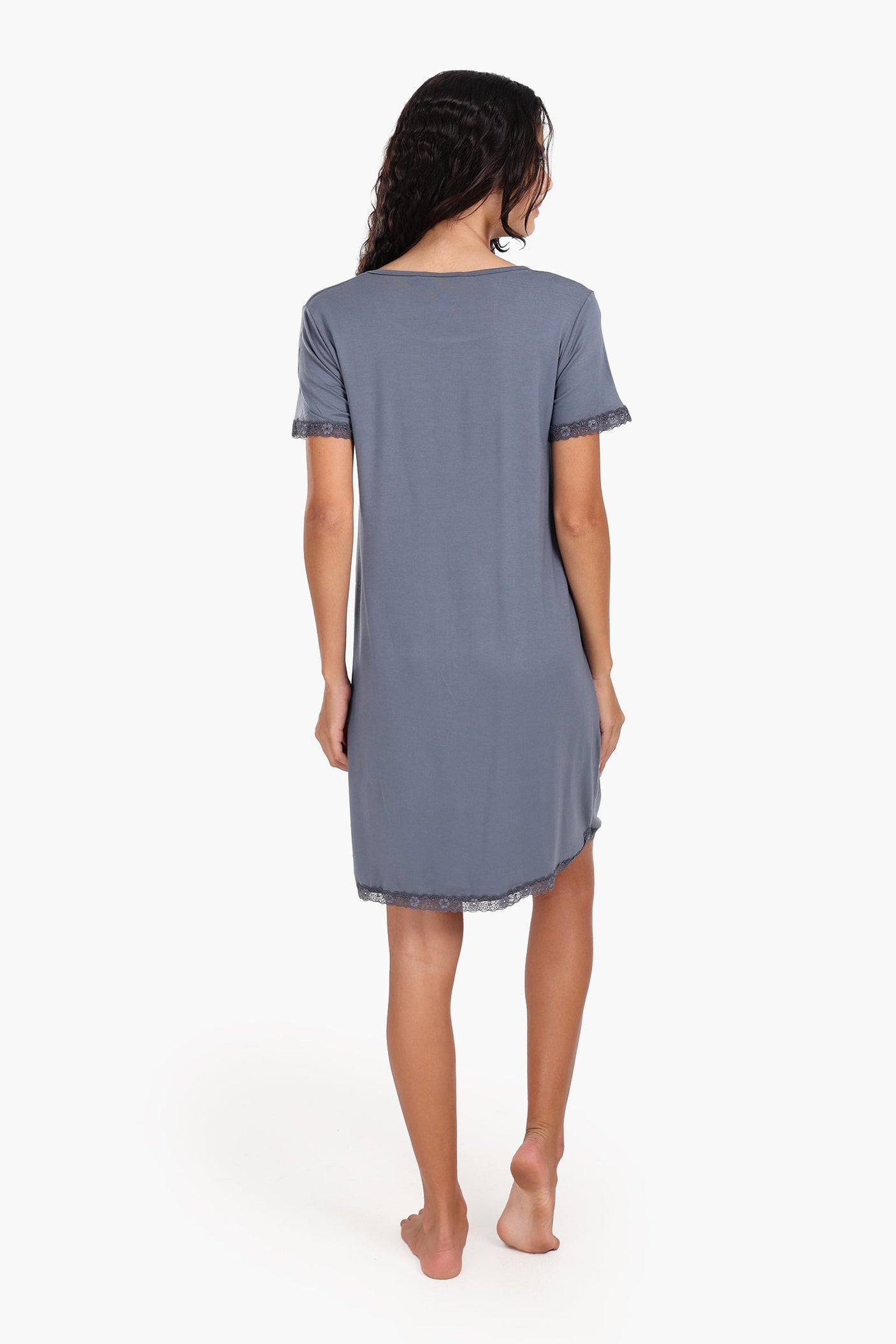 كارينا - قميص نوم خفيف الوزن مع دانتيل