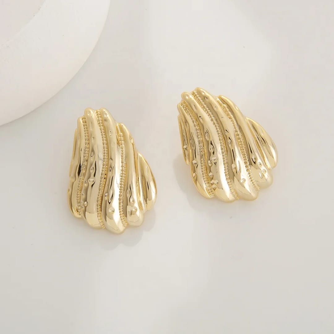 Golden Shell Earrings