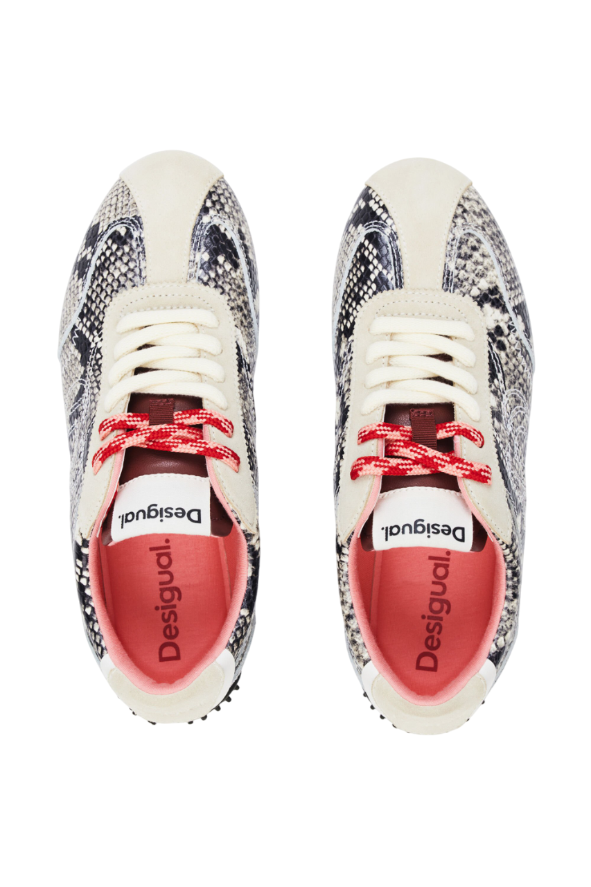 ديسيجوال -حذاء رياضي بطبعة ثعبان-  بيعت من قبل اف اي جي