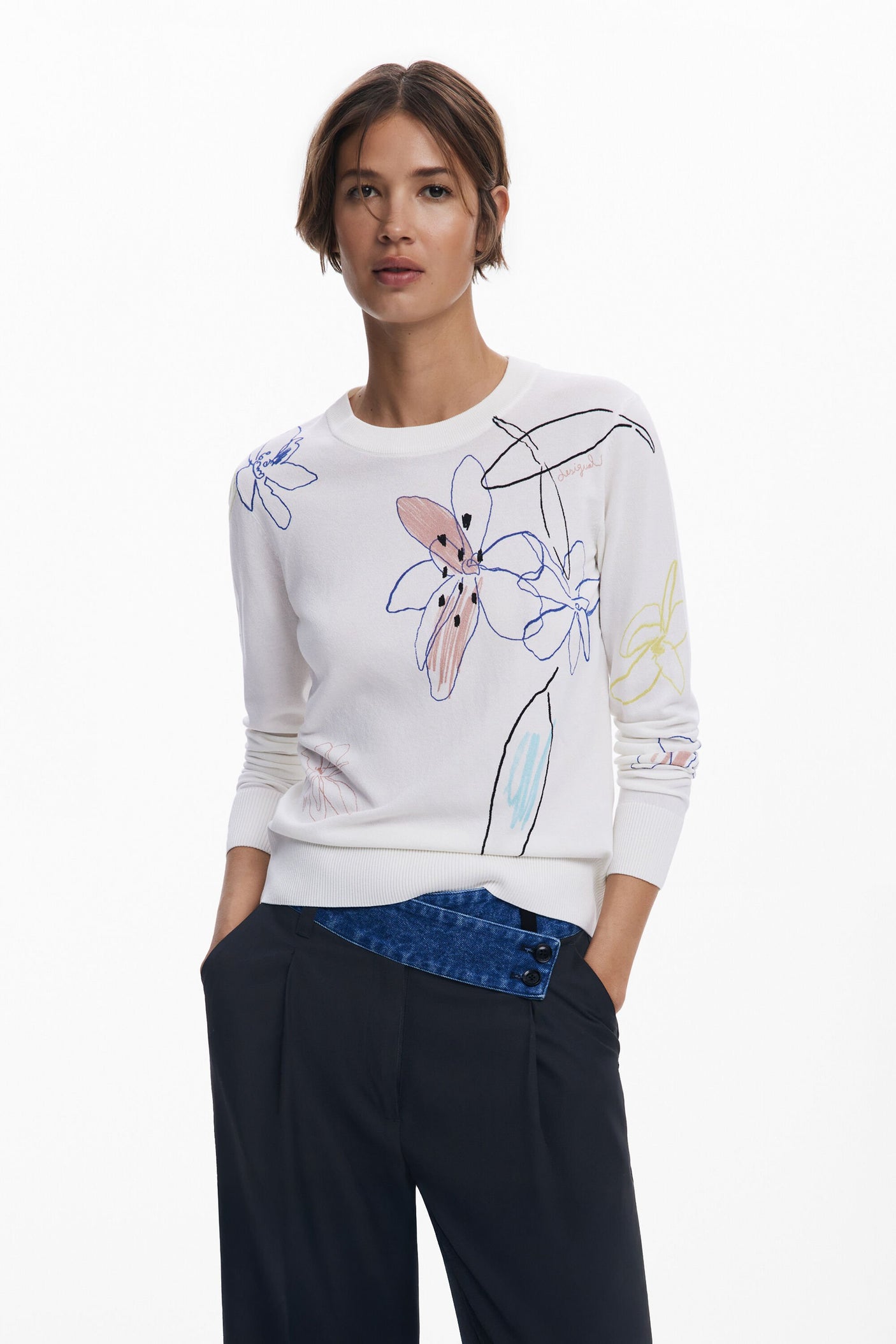 Desigual - Fine sweater with floral strokes