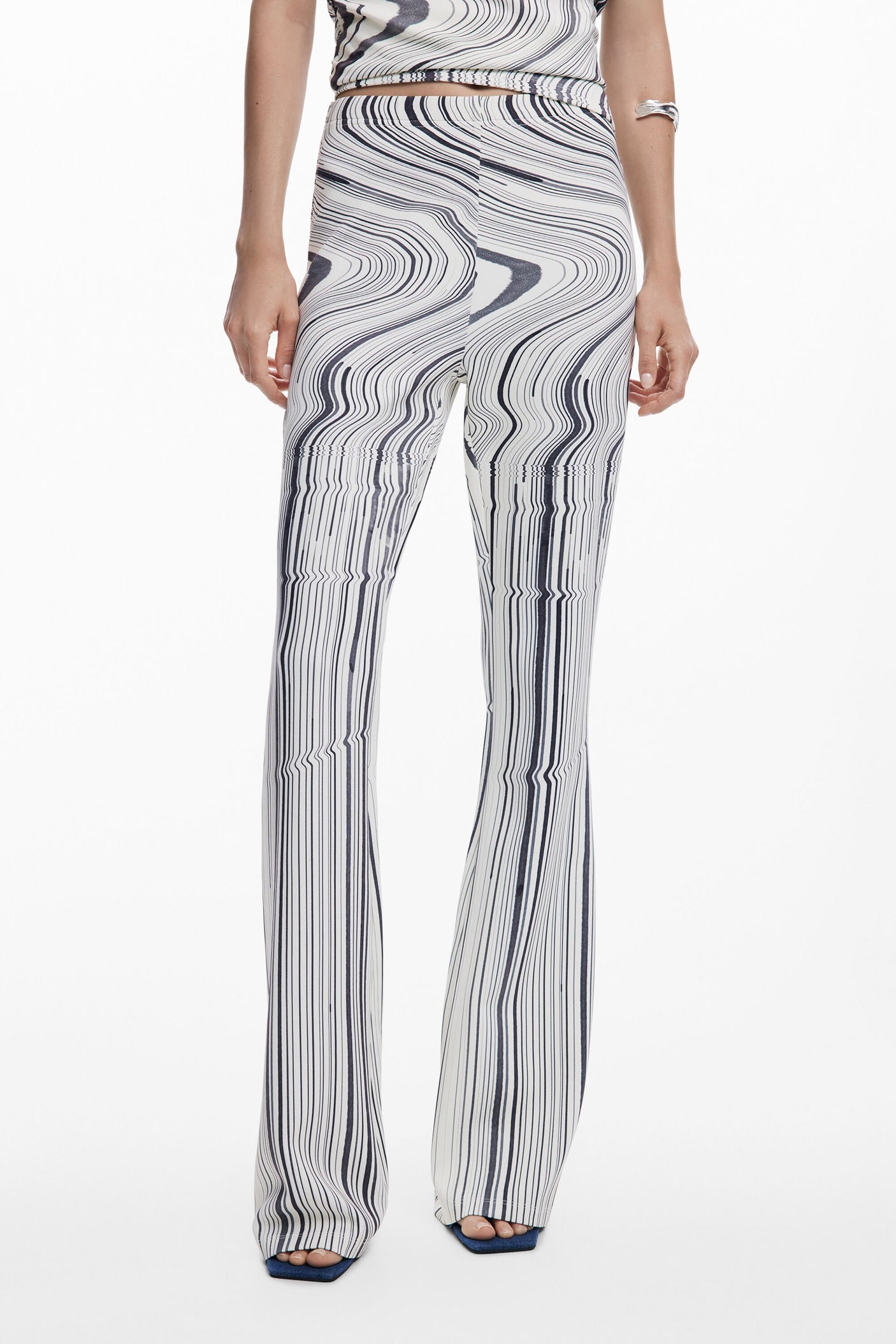 Desigual - Elastic pants with distorted stripes