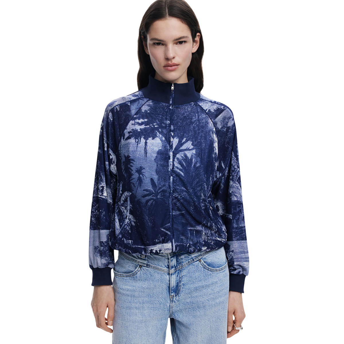 ديسيجوال - سويت شيرت من تصميم السيد كريستيان لاكروا - بيعت من قبل اف اي جي