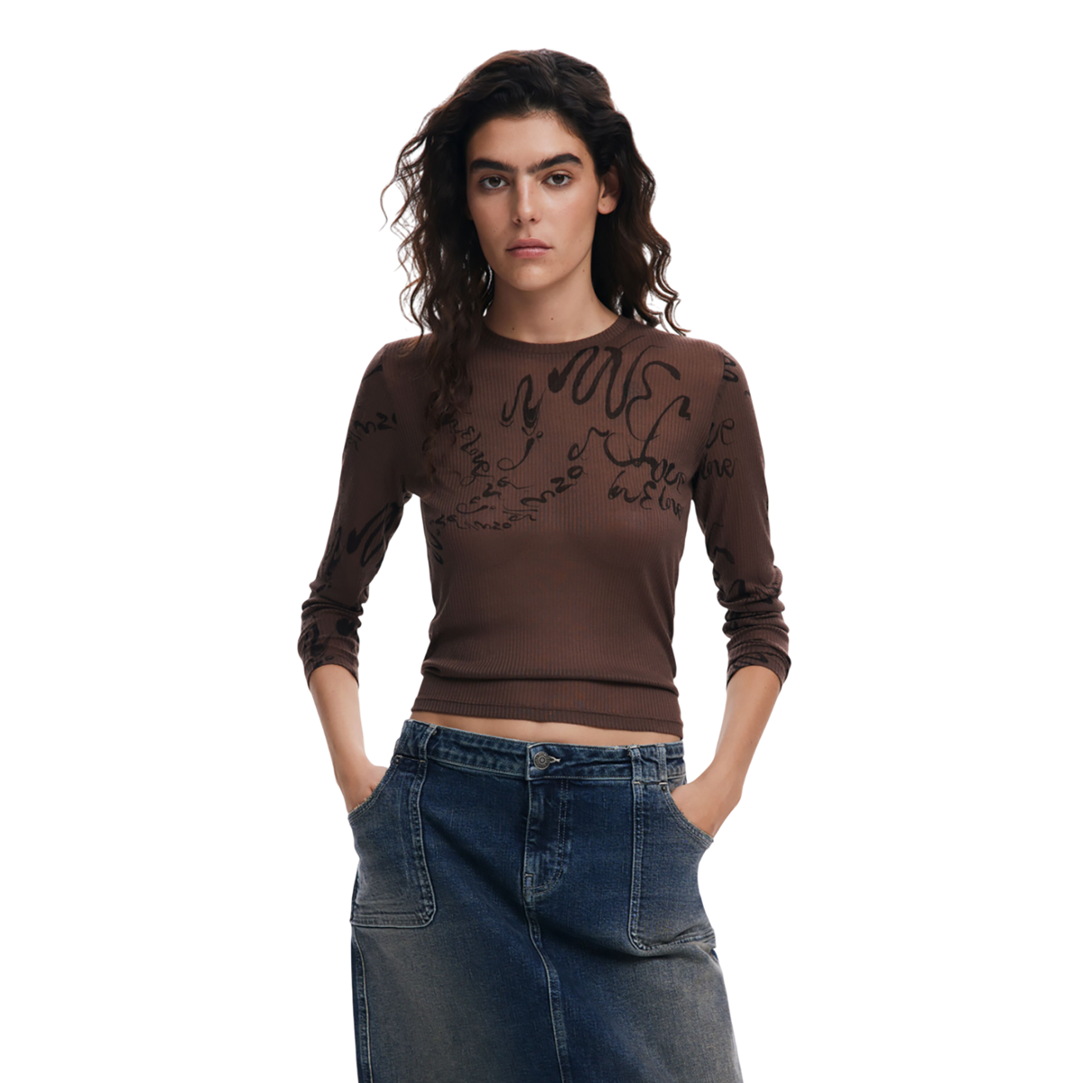 ديسيجوال - تيشيرت بأكمام طويلة وأحرف - بيعت من قبل اف اي جي