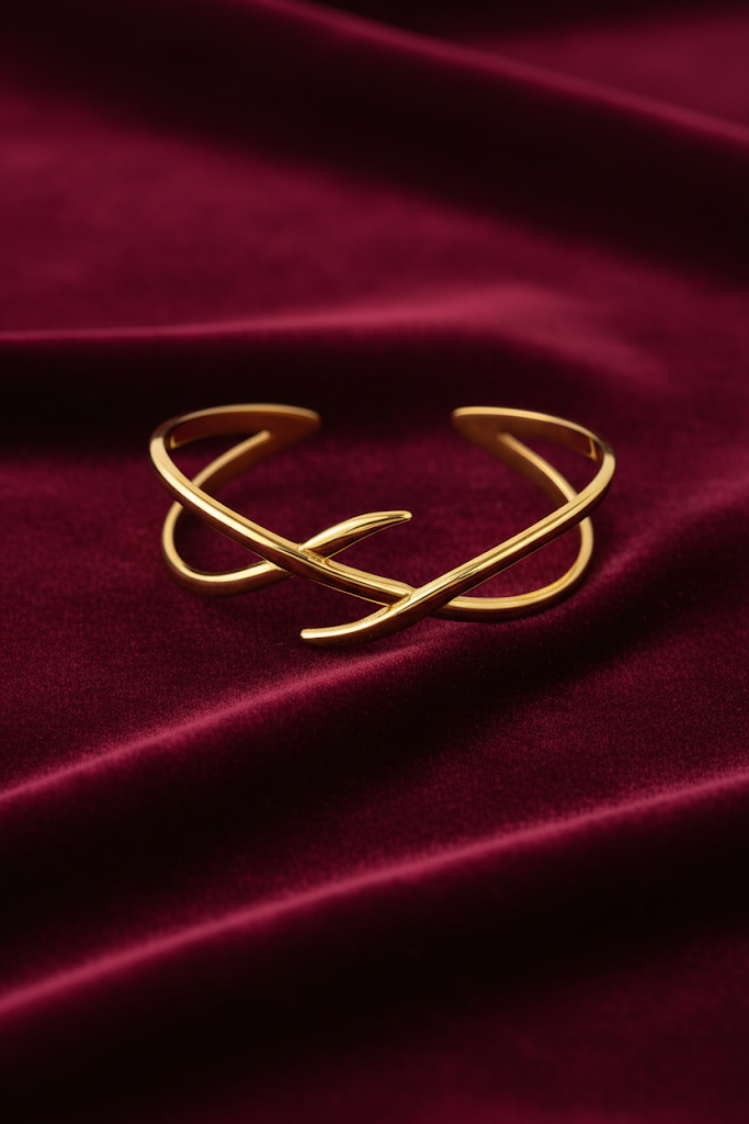 Elegant Intertwined Gold Bracelet