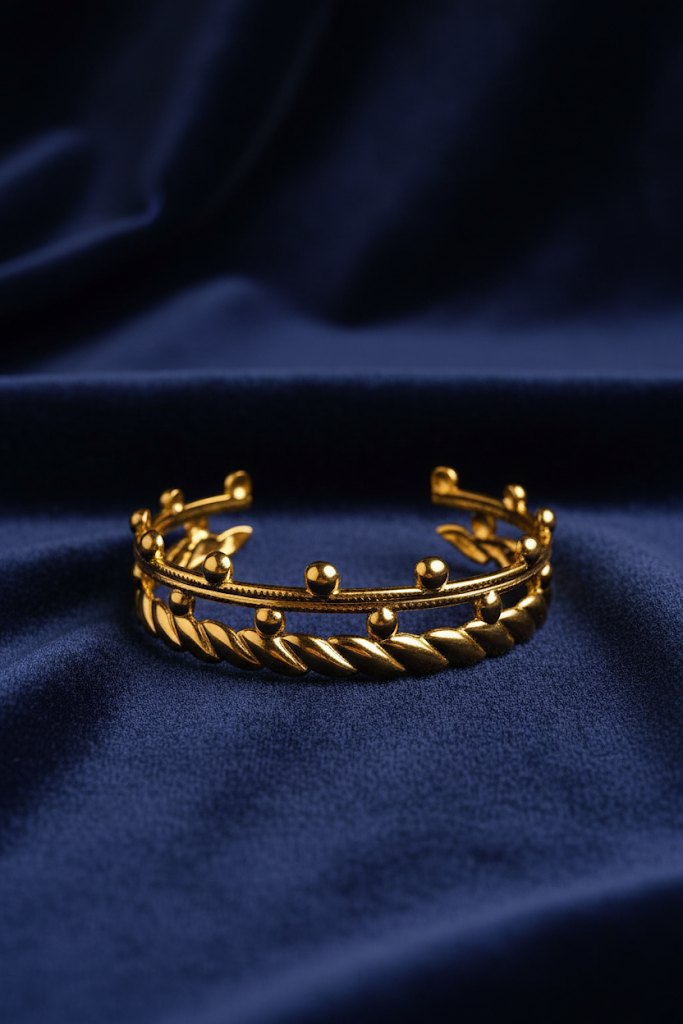 Elegant Gold Bracelet with Unique Design