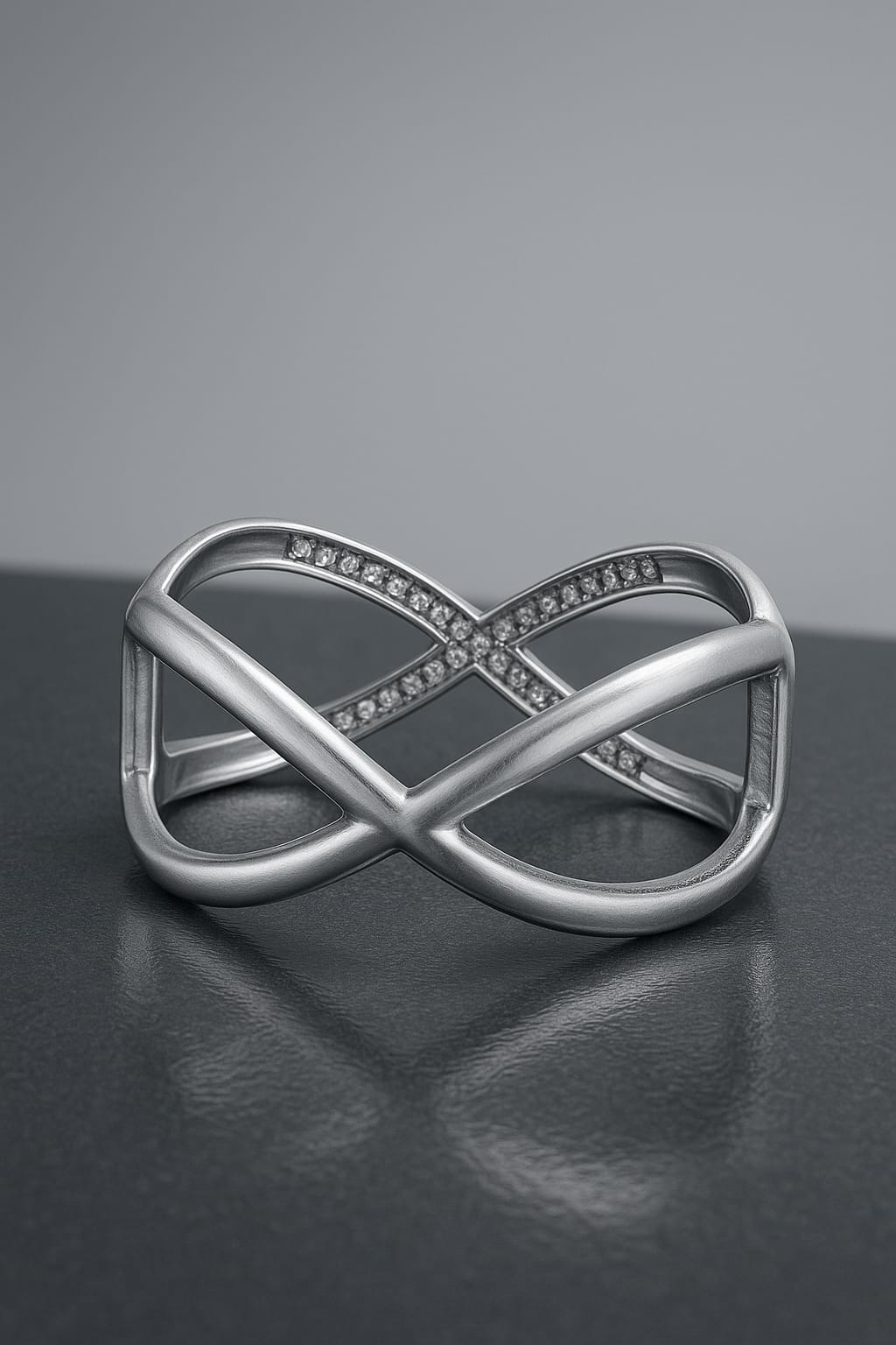 Infinity Design Shiny Bracelet