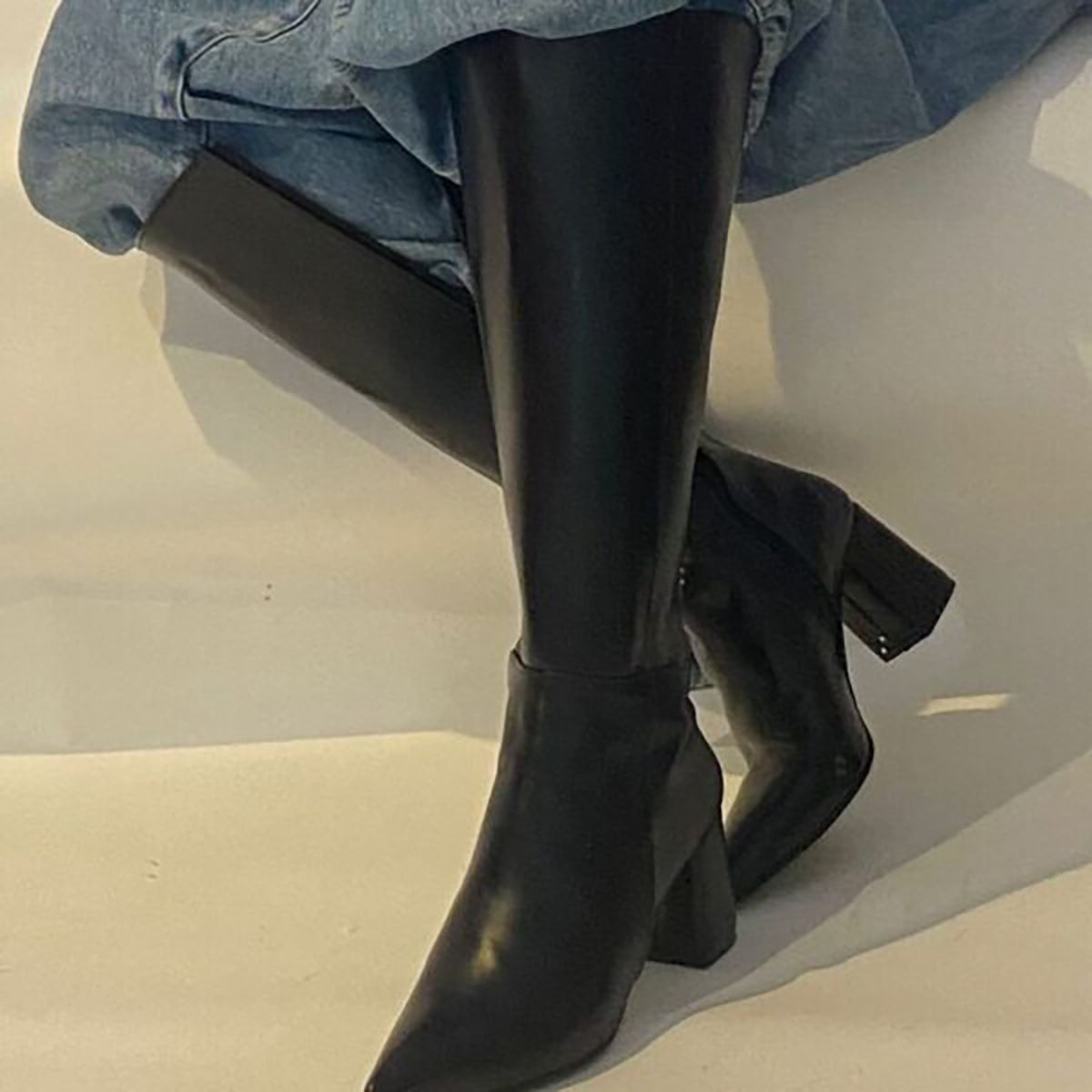 مستر جو - حذاء طويل للركبة بمقدمة مدببة للنساء