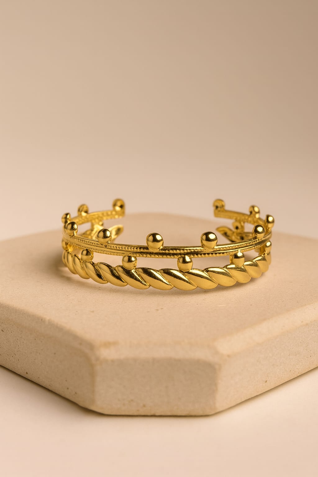 Elegant Gold Bracelet with Unique Design