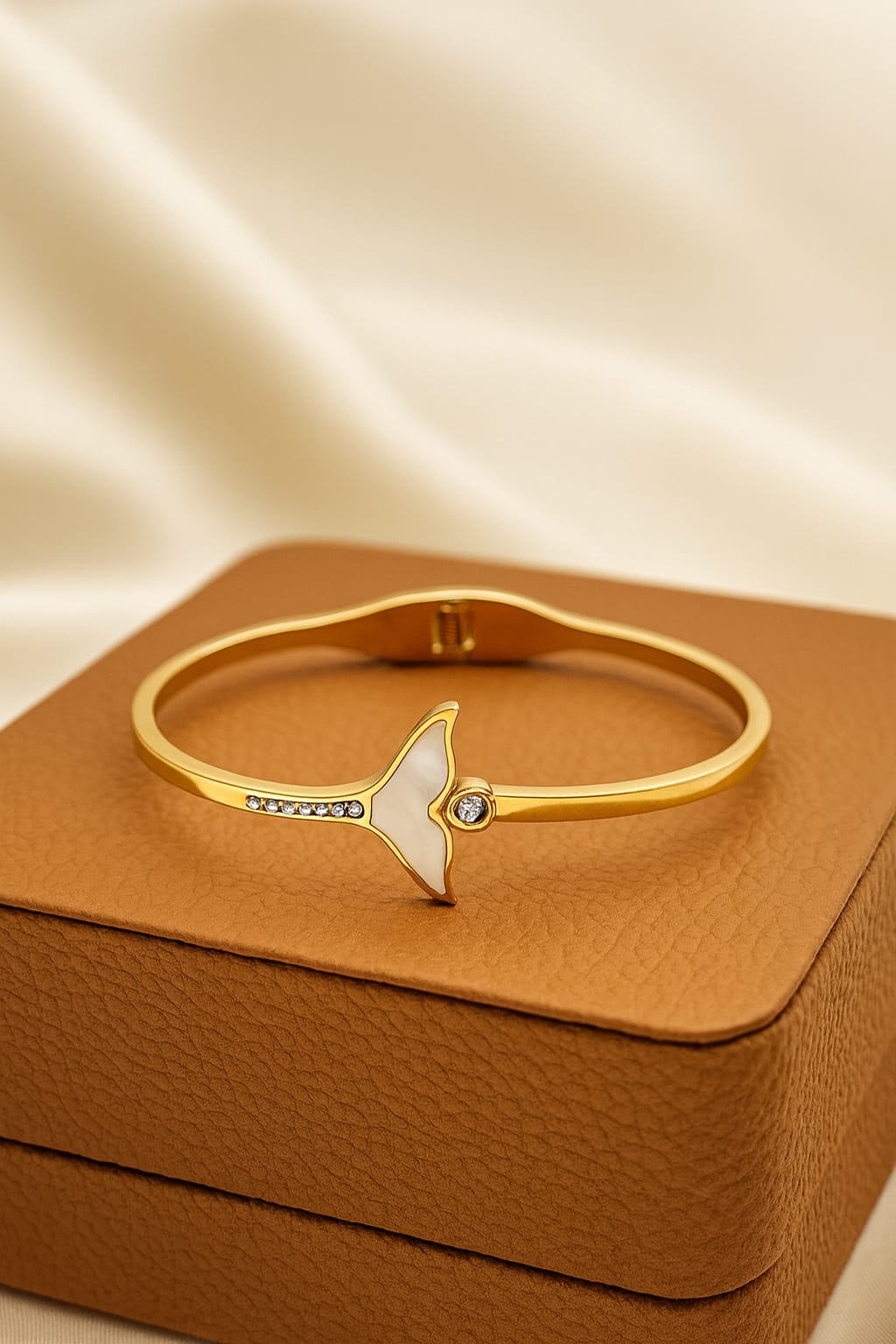 Elegant Whale Tail Bracelet