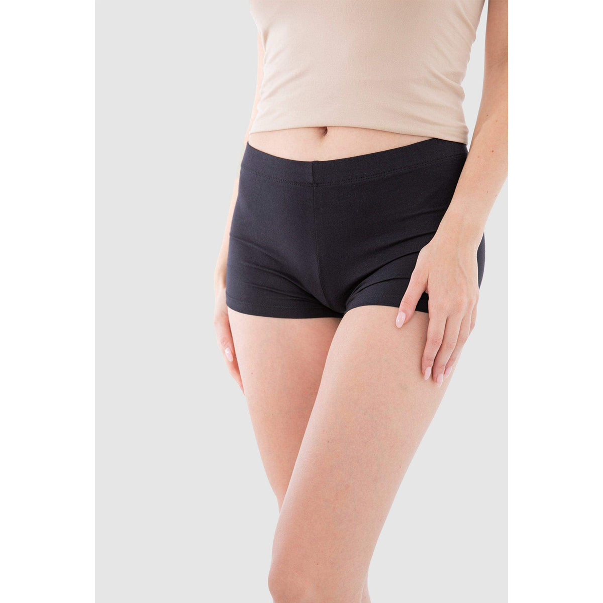 كارينا - هوت شورت قطن ضيق