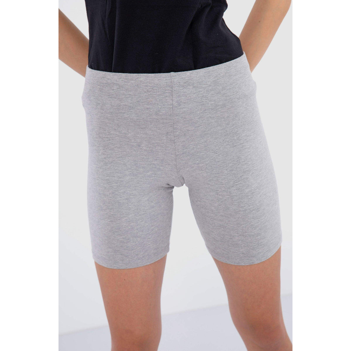 بنطال ضيق قصير من القطن بقصة Slim Fit