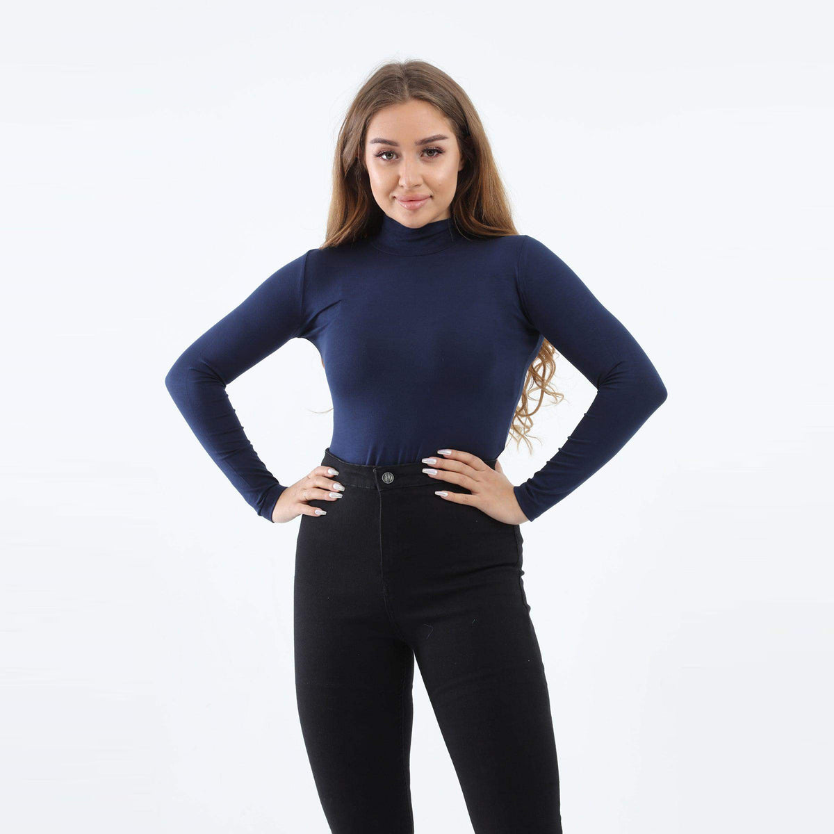 كارينا - توب برقبة عالية وأكمام طويلة