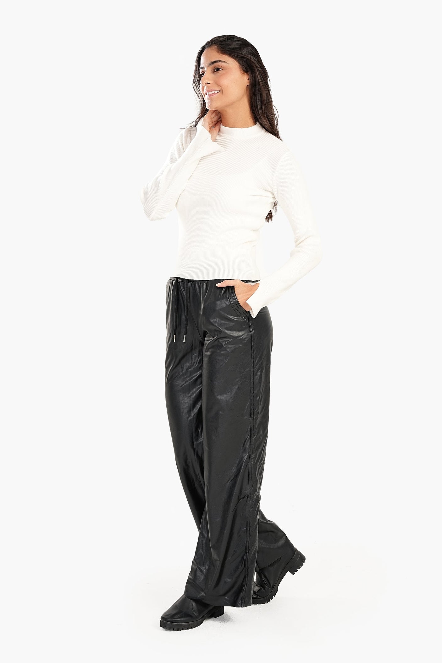 كارينا - بنطال جلدي بخصر مطاطي للنساء