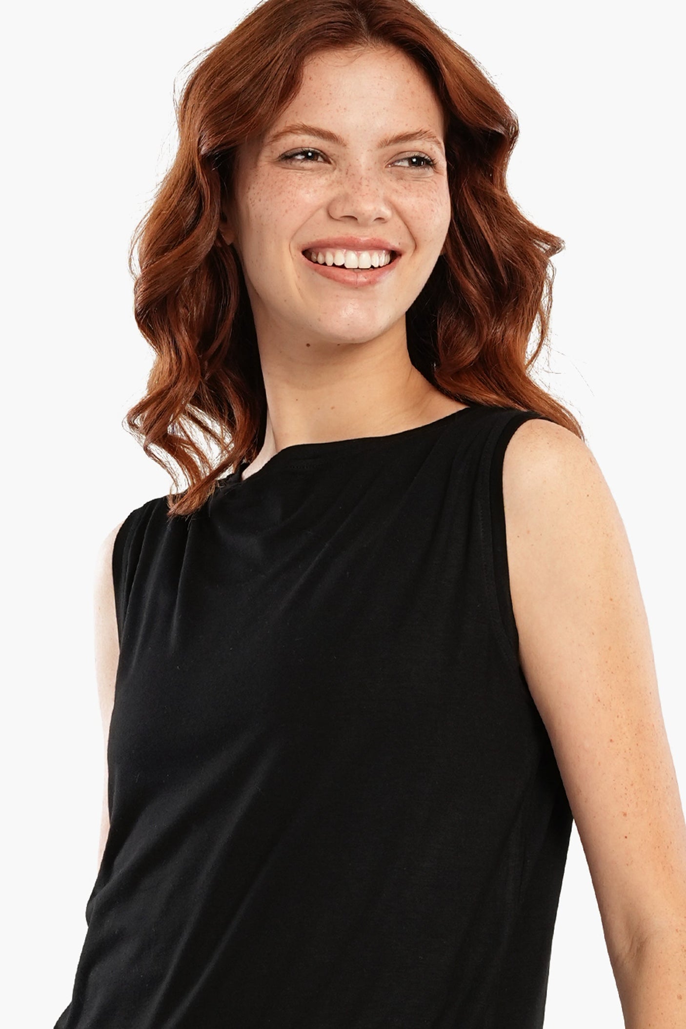 كارينا - تي شيرت مريح بدون أكمام