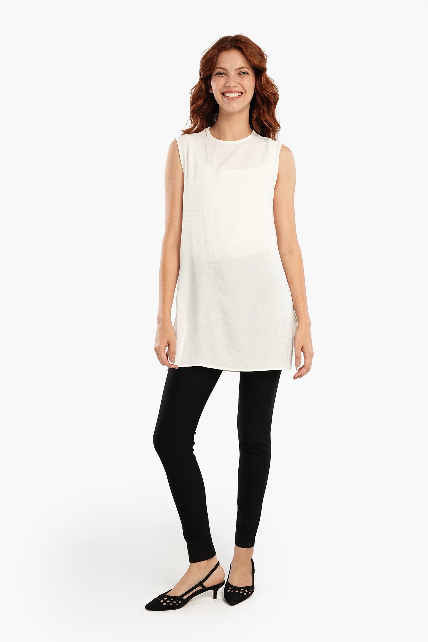 كارينا - بلوزة خفيفة الوزن برقبة دائرية