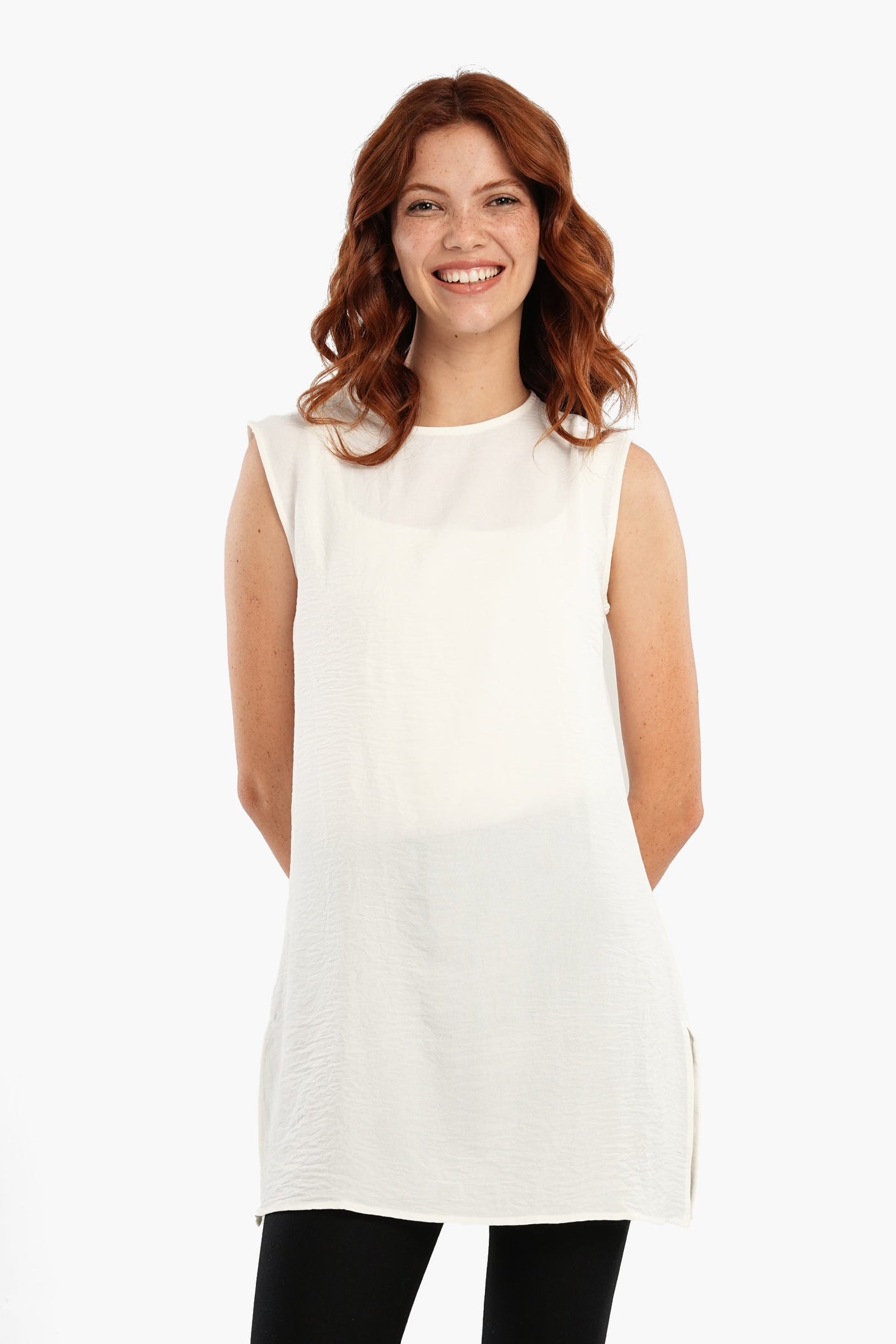 كارينا - بلوزة خفيفة الوزن برقبة دائرية