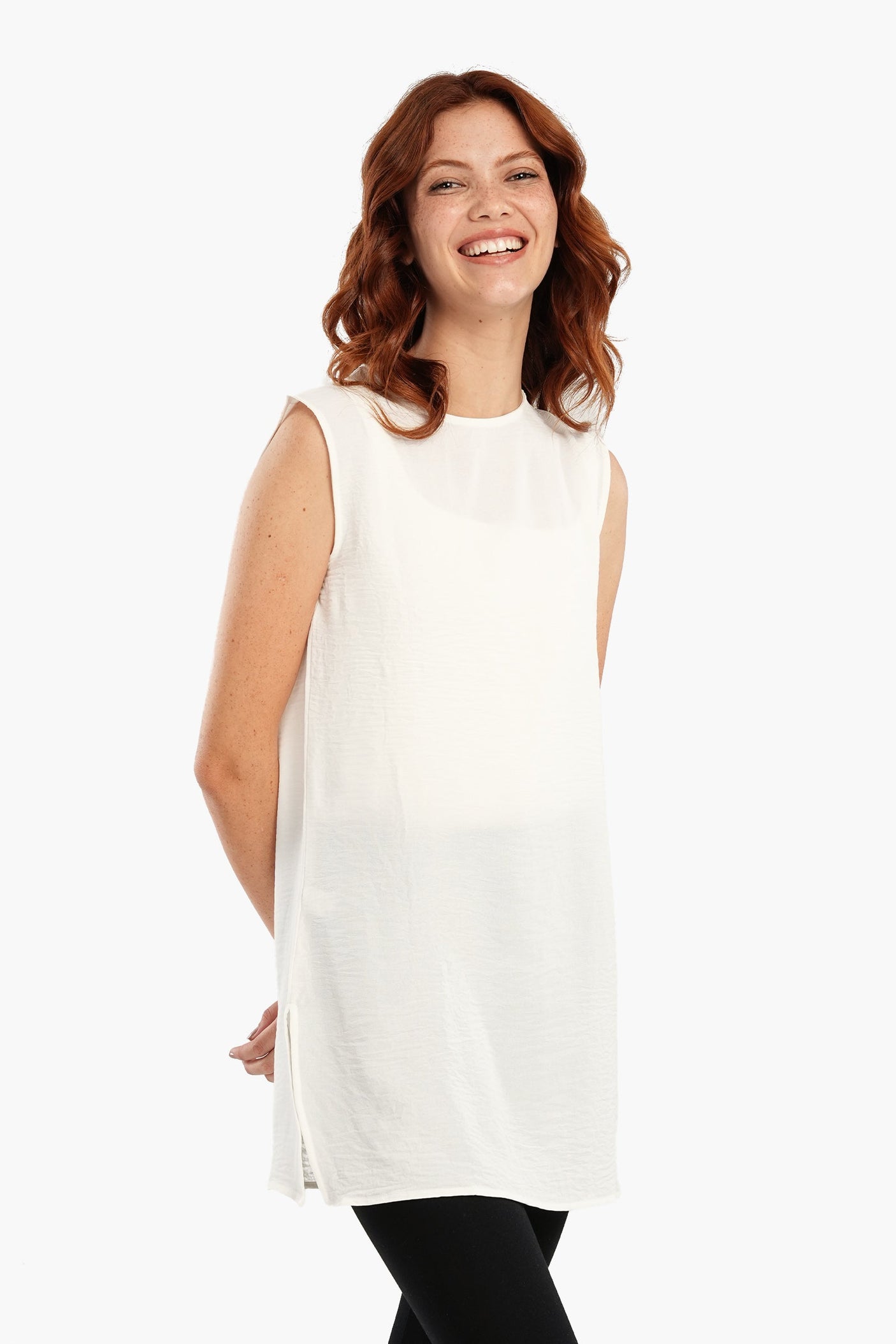 كارينا - بلوزة خفيفة الوزن برقبة دائرية