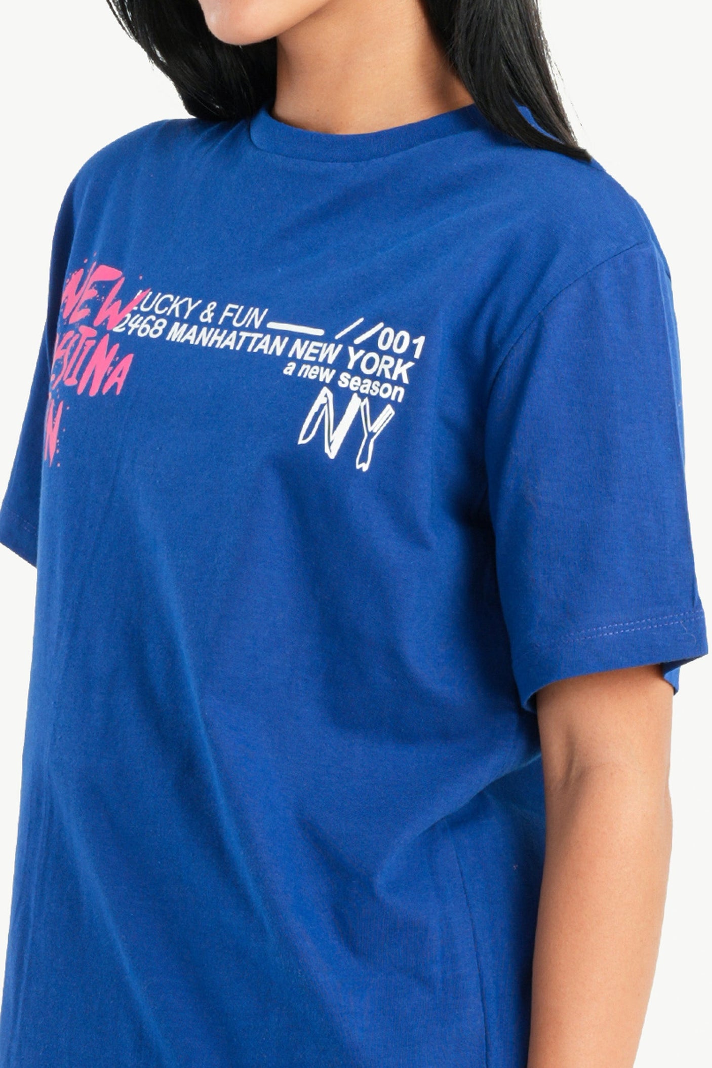 كارينا - تي شيرت أزرق مطبوع للنساء