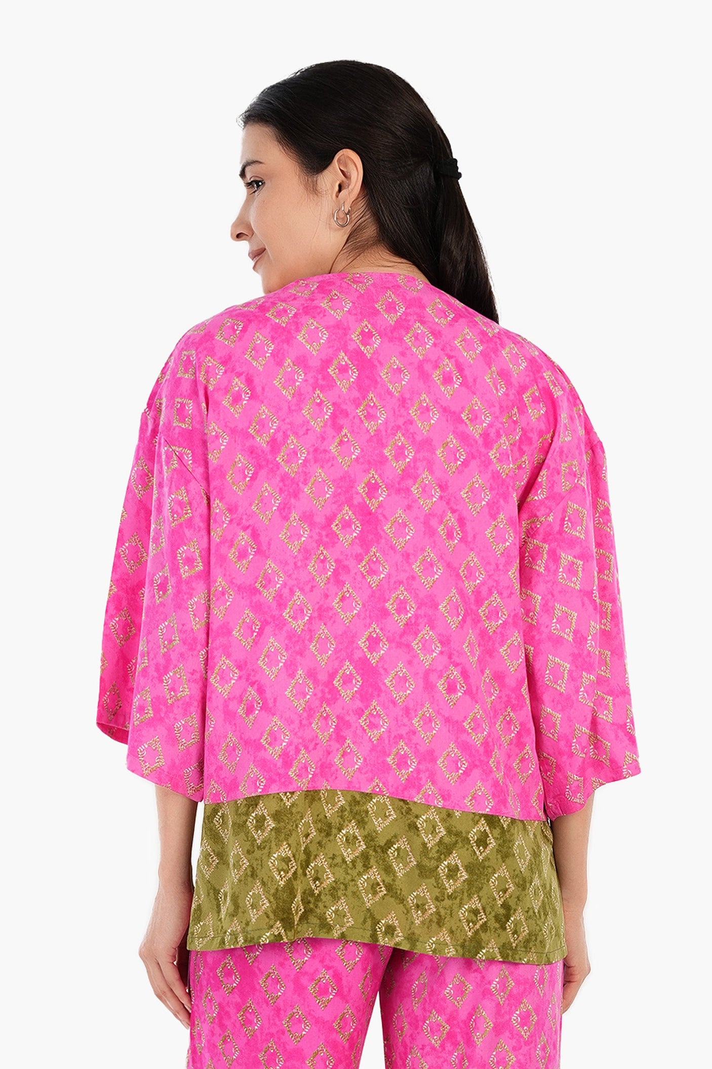 كارينا - كيمونو مطبوع نابض بالحياة