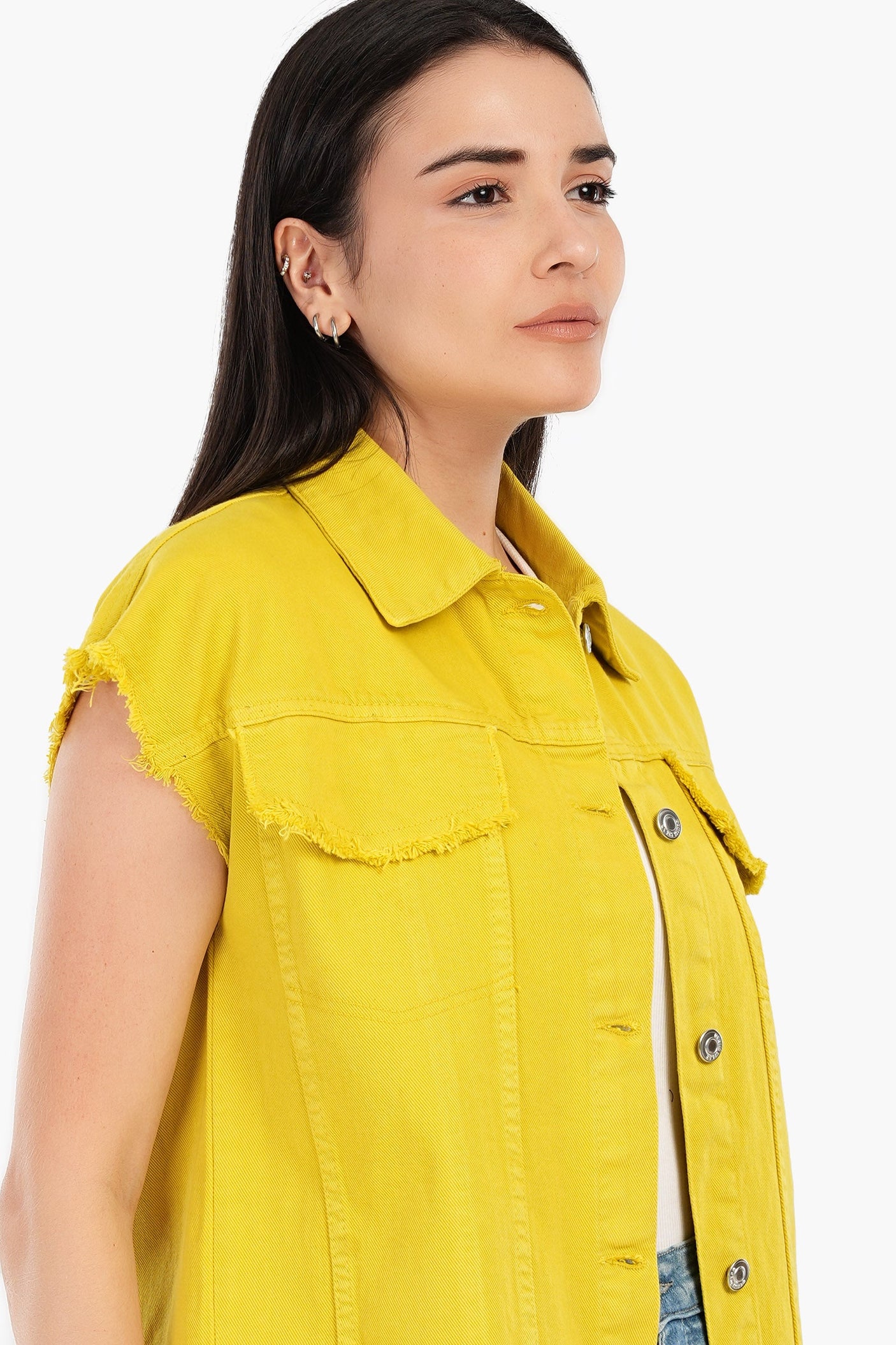 كارينا - سترة من الدنيم بحاشية خام